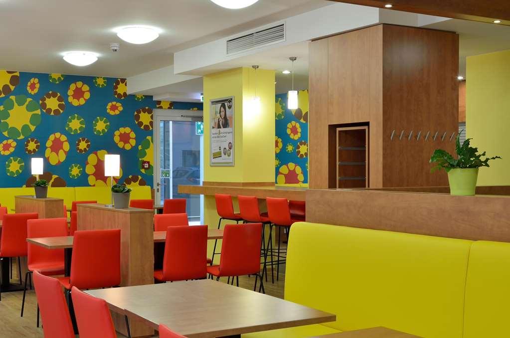 B&B Hotel Bielefeld-City Restaurant photo